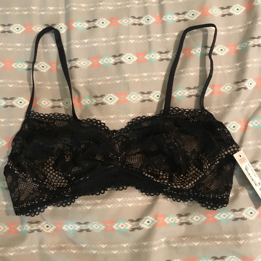 Medium, Ambrielle bralette